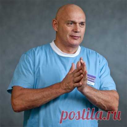 10 УПРАЖНЕНИЙ ДЛЯ СУСТАВОВ, НЕ ВСТАВАЯ С ПОСТЕЛИ. 
Они помогут не только при остеохондрозе и артрозе, но и от других проблем, уверяет д.м.н., врач-кинезитерапевт Сергей Бубновский.
Для стоп 
Эти несколько упражнений хорошо выполнять при: плоскостопии, подагре, шпорах стопы,артрите голеностопного сустава, после травмы или операции на пяточном (ахилловом) сухожилии, варикозном расширении вен, отеч