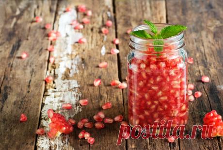 Десять причин включить гранат в свой рацион