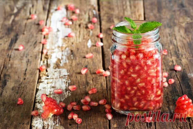 Десять причин включить гранат в свой рацион