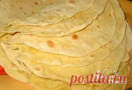 Запись на стене Домашний лавашИнгредиенты:Тесто:-4 стакана муки (объем стакана - 250 мл);-1,3 стакана воды;-1 столовую ложку водки (можно и без водки);-1 куриное яйцо;-2 ст. ложки растительного масла;-1 чайную ложку соли.Приготовление:1. Вскипятить воду с солью и м..