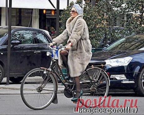 Ничего НА СВЕТЕ ЛУЧШЕ НЕТУ,чем скрипеть по трассе ЛИСАПЕТОМ....Все на джипах, бентли РАССЕКАЮТ.....Я НА ЛИСАПЕТЕ..!!........Я ДРУГАЯ..!!..