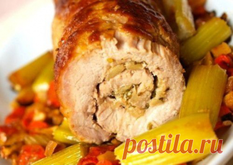 Свинина по-новогоднему с сельдереем и яблоками / Простые рецепты