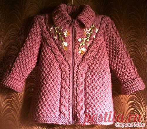 Детское пальтишко и штанишки с вышивкой