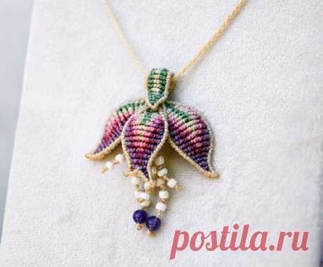 Macramé flower necklace with amethyst beads. Artistic jewelry. Bohemian, romantic style. Micro macrame nature necklace. Statement necklace