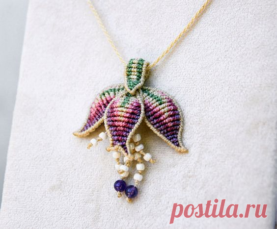 Macramé flower necklace with amethyst beads. Artistic jewelry. Bohemian, romantic style. Micro macrame nature necklace. Statement necklace