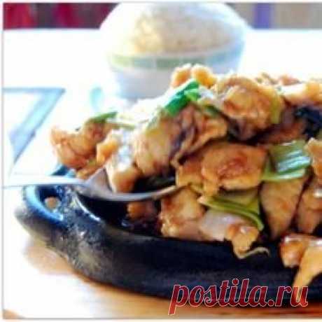 Домашняя лапша с мясным соусом.