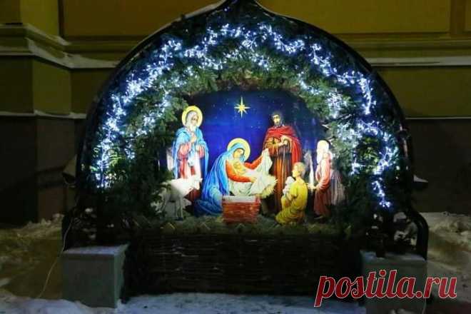 ՂՈՒԿԱՍ 2:13 Եւ հանկարծակի այդ հրեշտակի հետ երեւաց երկնային զորքերի մի բազմություն, որ օրհնում էր Աստծուն ու ասում. «Փա՜ռք Աստծուն՝ բարձունքներում,
եւ երկրի վրա խաղաղությո՜ւն եւ հաճությո՜ւն՝ մարդկանց մեջ»։