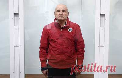 Подрядчики парка "Патриот" незаконно работали на даче генерала Павла Попова. Ущерб от фиктивных договоров составил 25,9 млн рублей