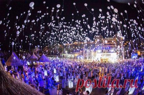 Пригласила знакомую на бизнес встречу!
Рассказываю маркетинг план и говорю: «Присоединяйся,
Будешь большие деньги зарабатывать, не то что сейчас»
А она сидит такая важная, говорит : Нет времени « этим» заниматься!!!
Нет времени!!!!!
И при том что она , весь день сидит в Одноклассниках!
Нет времени!!!!!!
Зато есть время собрать весь урожай на «ферме»
Нет времени!!!!!!!!!!!!!
Так еще и быть чемпионом всех приложений!!!
Думают, поднялись по рейтингу, поднялись по жизни!
продолжение......