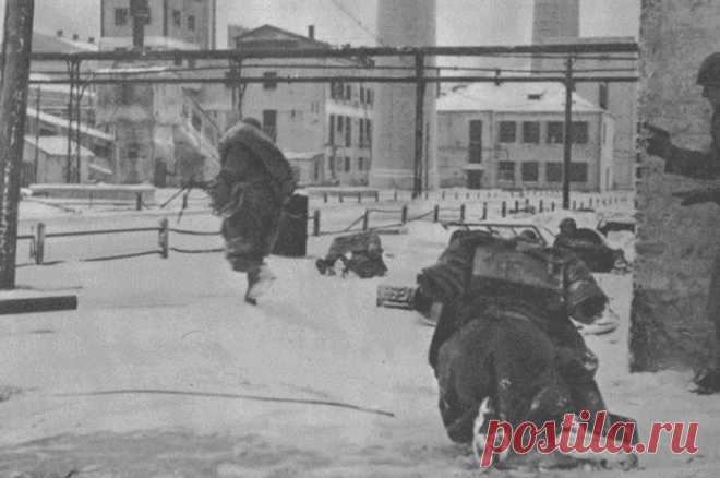 Умер последний ветеран ВМС, который вывозил британские войска из Дюнкерка. Лоуренсу Черчеру было 102 года.
