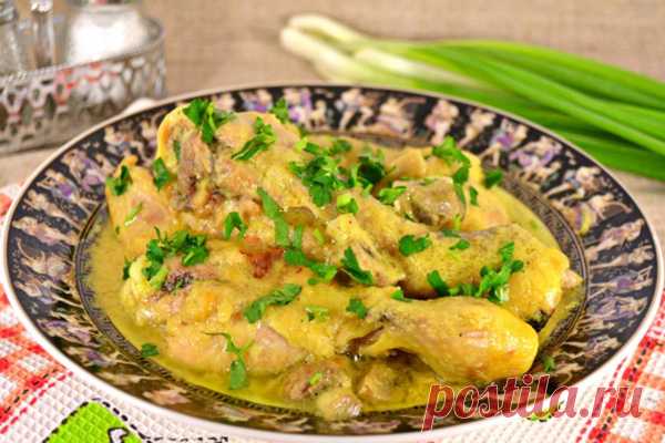 Курица с грибами в сметанно-луковом соусе в мультиварке — Сад Заготовка