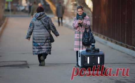 Роботы-доставщики «Яндекса» появились в Алма-Ате. Роботы-курьеры будут доставлять пользователям «Яндекс Go» в Алма-Ате заказы из ресторанов и кафе в районе «золотого квадрата», сообщила РБК пресс-служба компании.