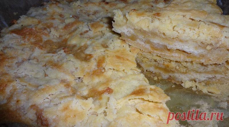 Насыпной яблочный пирог очень прост в приготовлении. Не нужно возиться с тестом....