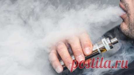 Нарколог объяснил, чем опасны пищевые добавки в вейпах. Производители часто добавляют в вейпы и электронные сигареты различные пищевые добавки, из-за чего они могут вызывать психозы, рассказал врач-психиатр, нарколог Василий Шуров. Речь идет о таких веществах, как глицерин, акролеин – ...