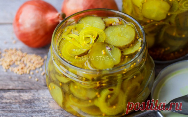 Saldžiarūgštė agurkų ir svogūnų mišrainė žiemai Labai skanios saldžiarūgštės salotos, kurioms gaminti tinka ir peraugę agurkai. Nuostabiai tinka prie mėsytės kaip garnyras ar šiaip pakabliuoti. Jeigu agurkai didesni, peraugę, tai prieš gamindami jiems išimkite sėklas (sverkite jau su išimtomis sėklomis). Agurkus supjaustau