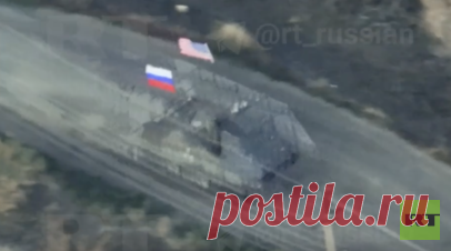 Макфол одним словом отреагировал на видео RT с БТР под флагами России и США. Экс-посол США в России Майкл Макфол одним словом отреагировал на видео RT, которое широко разошлось в соцсетях: на кадрах показан трофейный американский БТР М113, который мчится в зоне СВО с флагами России и США. Читать далее