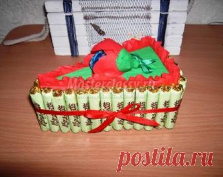 Кусочек тортика из конфет. Мастер - класс с пошаговыми фото