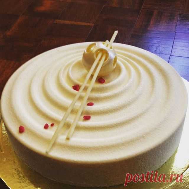 С днем рождения меня-я!!😊
Нежный тортик с анисом) #тортбезмастики #тортназаказмосква #тортназаказдмитров #тортнаденьрождения #оченьвкусно😋 #подарокдевушке