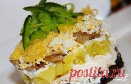 "Венеция"
https://povar.ru/recipes/salat_veneciya-8383.html
Салат "Венеция" - пошаговый кулинарный рецепт на Повар.ру
Салат Венеция - оригинальный салат из куриной грудки и шампиньонов. Также в состав салата Венеция входит чернослив, что придает ему особенно насыщенный вкус.