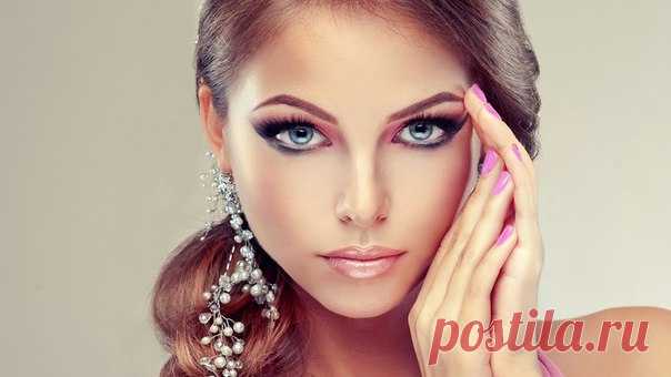 Прически на выпускной 2016

Первым ярким торжественным мероприятием в жизни девушки, обычно, становится выпускной из школы. Чтобы предстать в привычной компании в красивом образе, нужно тщательно продумать сочетание платья, обуви, прически и макияжа.