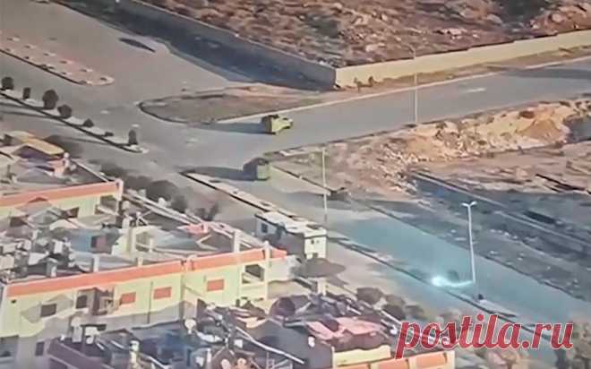 Сирийские повстанцы заявили, что вошли в Алеппо. Наступление повстанцев в районе Алеппо началось в среду, сейчас они вошли в западную и центральную части города, по данным СМИ. Правительственные войска ведут борьбу с боевиками при поддержке российских ВКС