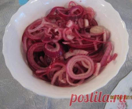Маринованный красный лук (очень вкусный) : Салаты