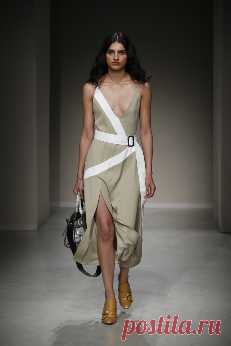 Trussardi S/S 2018 Ready-to-Wear Milan :: 470717 :: Showdetails