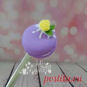 #вкуснаяложечка  с макаронс 💛💚💜 #вкуснаяложка #вкусныеложки #макаруны #макаронс #кружкасдекором #кружки #кружкаручнойработы #ложкасдекором #кружканазаказ #Фимо #цернит #полимернаяглина #подарок #рукинедляскуки #ручнаяработа #handmade #fimo #cernit #clay #moscowoblast #балашиха #московскаяобласть