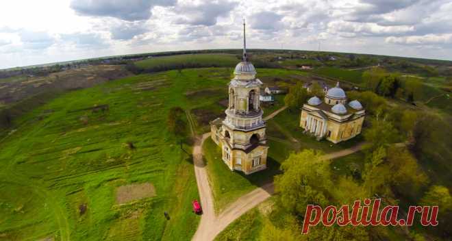 Старица, Тверская область, Борисоглебский собор с высоты.  |  Пролетая в Тверской области