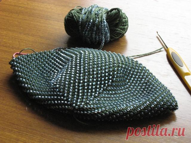 もう7月かぁ～ | いまのきもち ↓のビーズ編みは　ちょっとお休みして・・・
気晴らしをかねて
下田直子のビーズ編みキット　２回目に手を出していました。


今回のは　ぐるぐると...