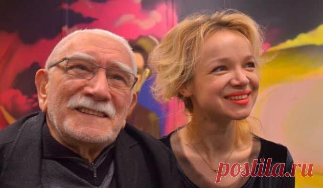 Конфликты случались: Цымбалюк-Романовская раскрыла детали расставания с Джигарханяном
Недоброжелатели не дали влюбленным уладить конфликт   Армен Джигарханян и Виталина Цымбалюк-Романовская....
Читай дальше на сайте. Жми подробнее ➡