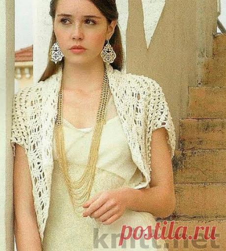 Простой стильный жакет-болеро с короткими рукавами