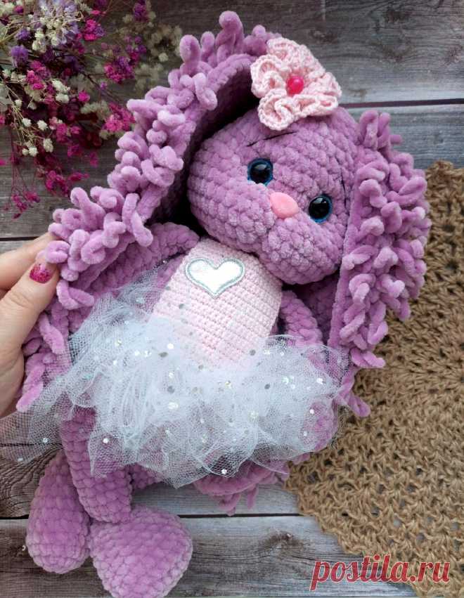 PDF Зайка Айлин крючком. FREE crochet pattern; Аmigurumi animal patterns. Амигуруми схемы и описания на русском. Вязаные игрушки и поделки своими руками #amimore - большая зайка из плюшевой пряжи, плюшевый заяц, зайчик, кролик, зайчонок, крольчонок.