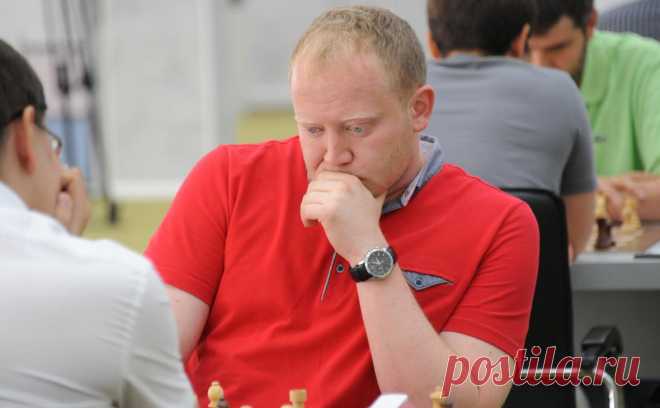 Российский шахматист заявил, что не обиделся на отказ поляка пожать руку. Денис Хисматуллин не собирается жаловаться в FIDE на Яна-Кшиштофа Дуду, который не пожал ему руку на ЧМ в Самарканде. По его словам, он снова протянет поляку руку
