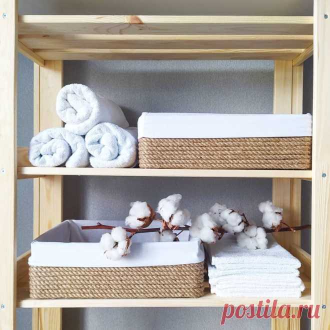 Своими руками сделала корзинки для хранения из картона и джута | Секреты отчаянной домохозяйки | Пульс Mail.ru Из старой коробки от микроволновки и джутового каната получились невероятно красивые коробочки для хранения.