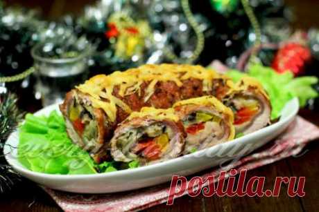 Мясной рулет с грибами и болгарским перцем