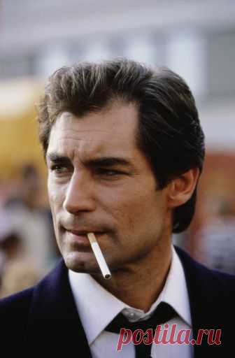 Тимоти Далтон (Timothy Dalton)
-  21 марта, 1946