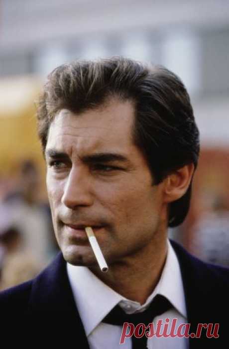Тимоти Далтон (Timothy Dalton)
-  21 марта, 1946
