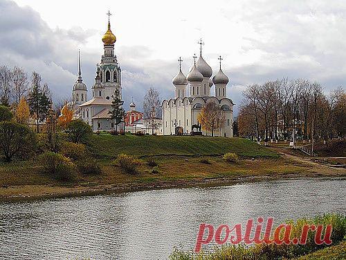 Софийский собор Вологда основан в1570 году.