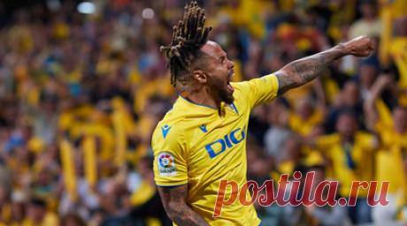 Червиченко — о возможном трансфере Бонгонды: «Спартак» любит раздавать деньги. Бывший президент московского «Спартака» Андрей Червиченко назвал необдуманным возможный трансфер полузащитника Тео Бонгонды из испанского «Кадиса». Читать далее