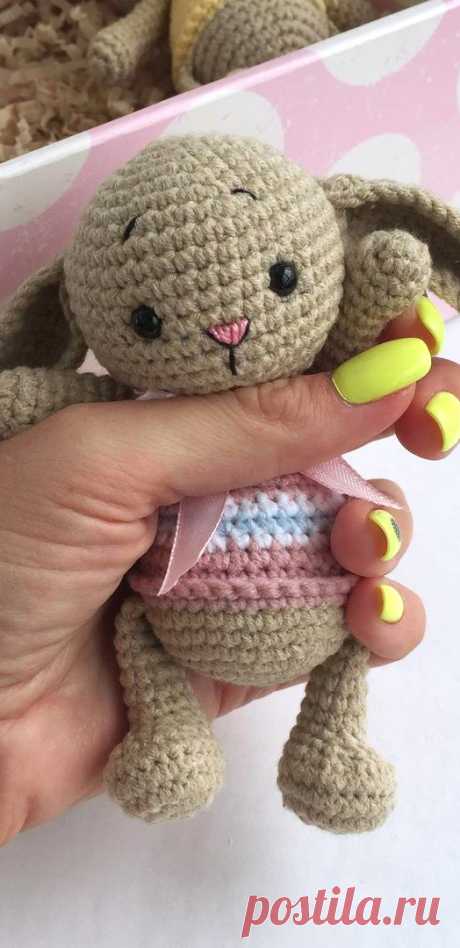PDF Карманные зверюшки крючком. FREE crochet pattern; Аmigurumi animal patterns. Амигуруми схемы и описания на русском. Вязаные игрушки и поделки своими руками #amimore - заяц, маленький зайчик, кролик, зайчонок, зайка, крольчонок, котик, кот, котенок, кошка, кошечка, мишка, медведь, медвежонок.