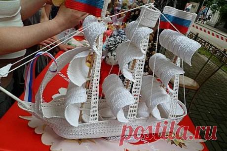 вязаный кораблик ,алые паруса крючком на спицах: 2 тыс изображений найдено в Яндекс Картинках