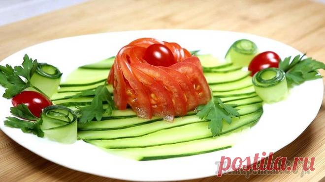 Простая нарезка на праздничный стол из помидоров и огурцов Простая, но красивая нарезка на праздничный стол из помидоров и огурцов. Такую нарезку можно поставить на праздничный стол для небольшого количества гостей, а можно использовать как элемент более боль...