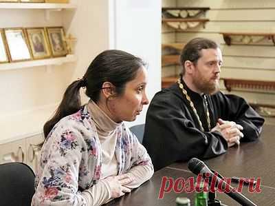 То, о чем мы думаем во время молитвы, показывает, чем мы связаны / Православие.Ru Почему человек боится жизни?», «Как понять, от чего ты зависишь?», «Чем свобода отличается от вседозволенности?» — эти и другие вопросы смогли задать руководителю информационно-издательского отдела Саратовской епархии игумену Нектарию (Морозову) собравшиеся на презентацию его новой книги «Путь к свободе. О зависимости от вещей, людей и мнений».