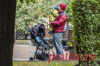 В Госдуме раскритиковали предложение ввести отцовский капитал. Депутат Госдкмы Светлана Бессараб прокомментировала высказанную в Общественной палате (ОП) РФ идею ввести отцовский капитал в размере одного миллиона рублей за рождение или усыновление третьего ребенка. Депутат подчеркнула, что такую инициативу не получится соотнести с уже утвержденным федеральным бюджетом.