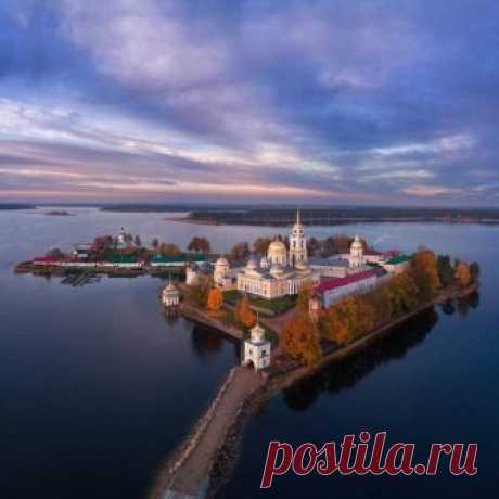 Нилово-Столбенская пустынь. Главная точка притяжения на Селигере. Мужской монастырь, основанный в 1594г.
❀Этот Удивительный Мир ❀