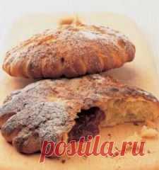 Моуна - сефардская хала Это традиционный хлеб алжирской еврейской общины. Моуна для сефардов, как хала для ашкеназов. Это нежный и сладкий хлеб, в середину которого иногда кладут большую ложку джема. Этот хлеб подают на завтрак в субботу