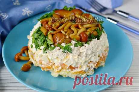 Салат Грибная поляна с опятами: рецепт с фото с курицей