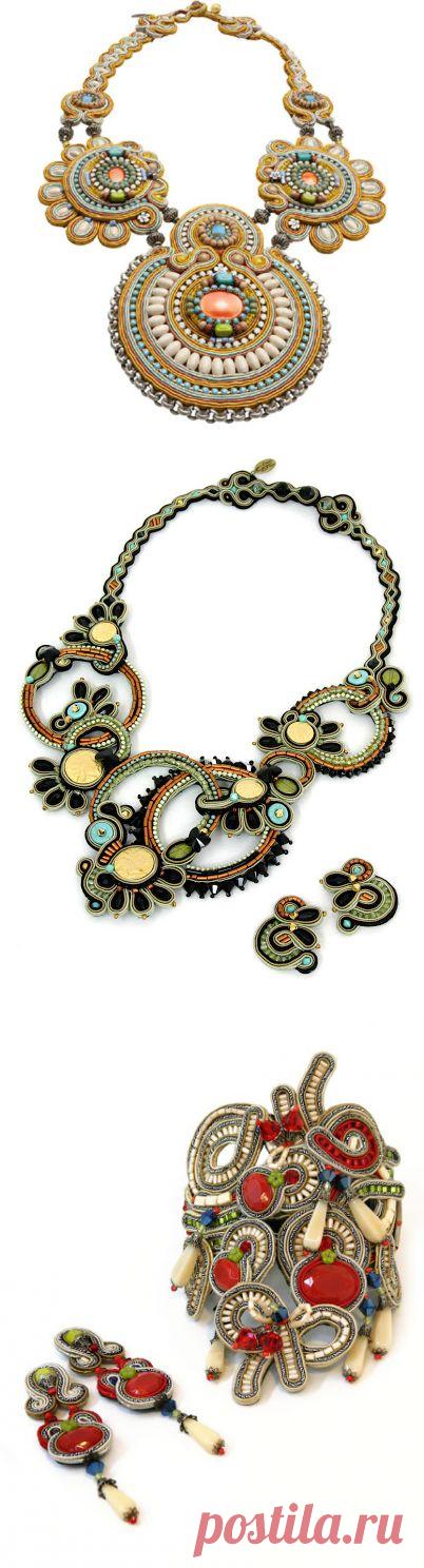 Dori Csengeri - дизайнер украшений из сутажа