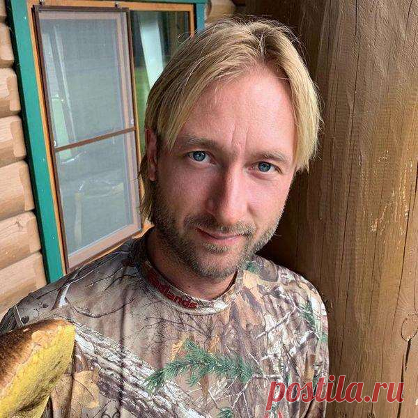 Евгений Плющенко показал редкое фото старшего сына . Милая Я